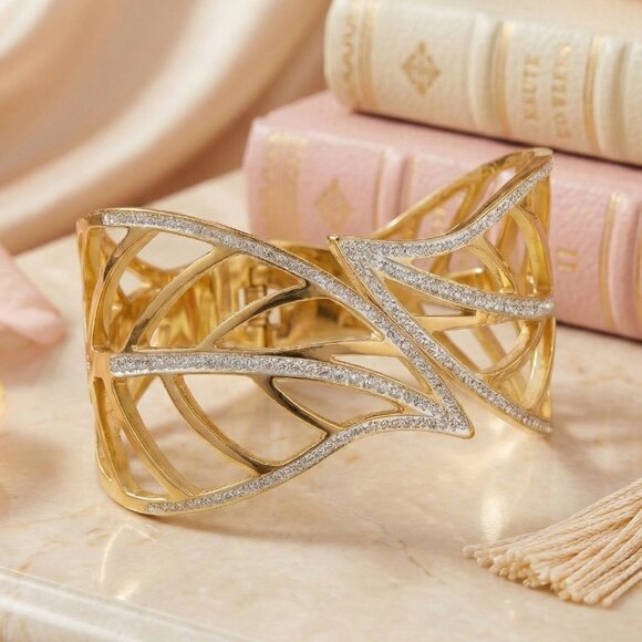 ποΈChunky Goldβ Leaf Cuff Bracelet | 18K Gold Plated Stainless Steel | Sparkling - Picture 7 of 14